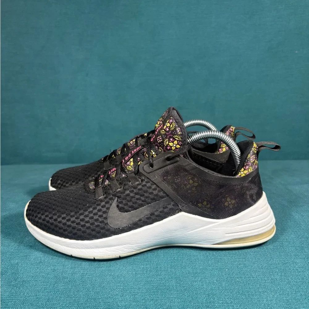 Nike Shoes Women's 9.5 Air Max Bella TR 2 Running Black Floral